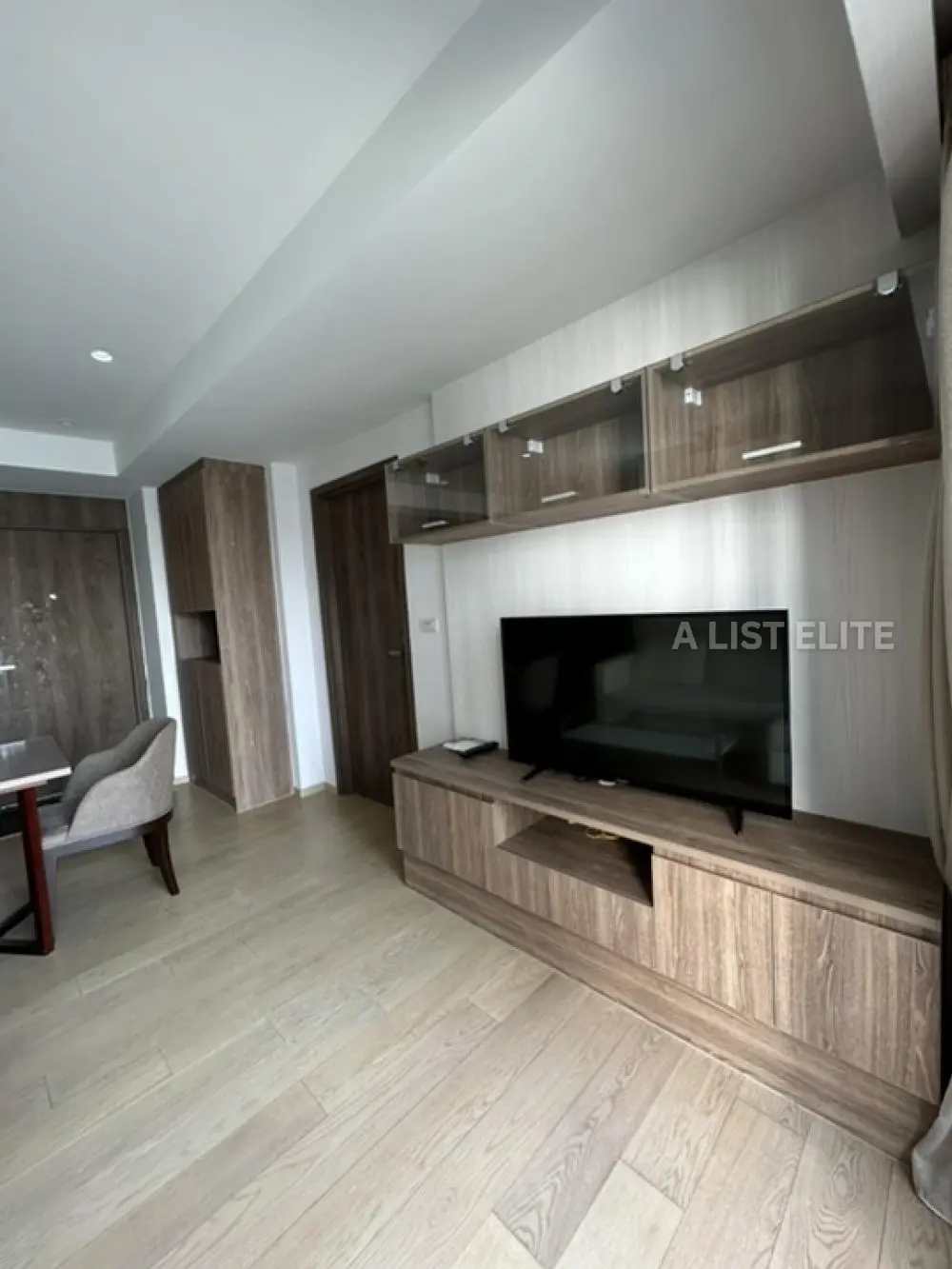 Runesu Thonglor 5