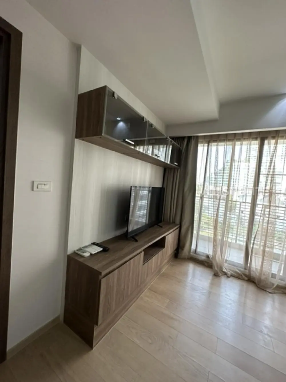Runesu Thonglor 5