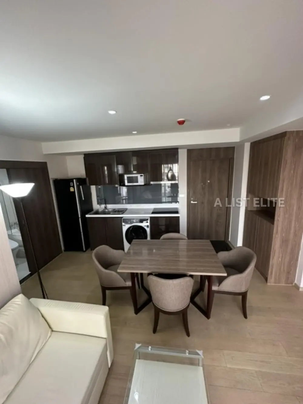 Runesu Thonglor 5