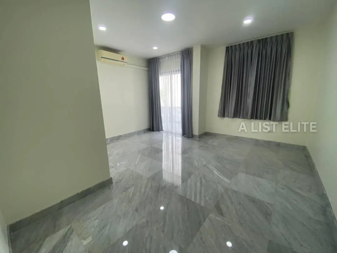 MAISON PROCHE DE CENTRAL PINKLAO