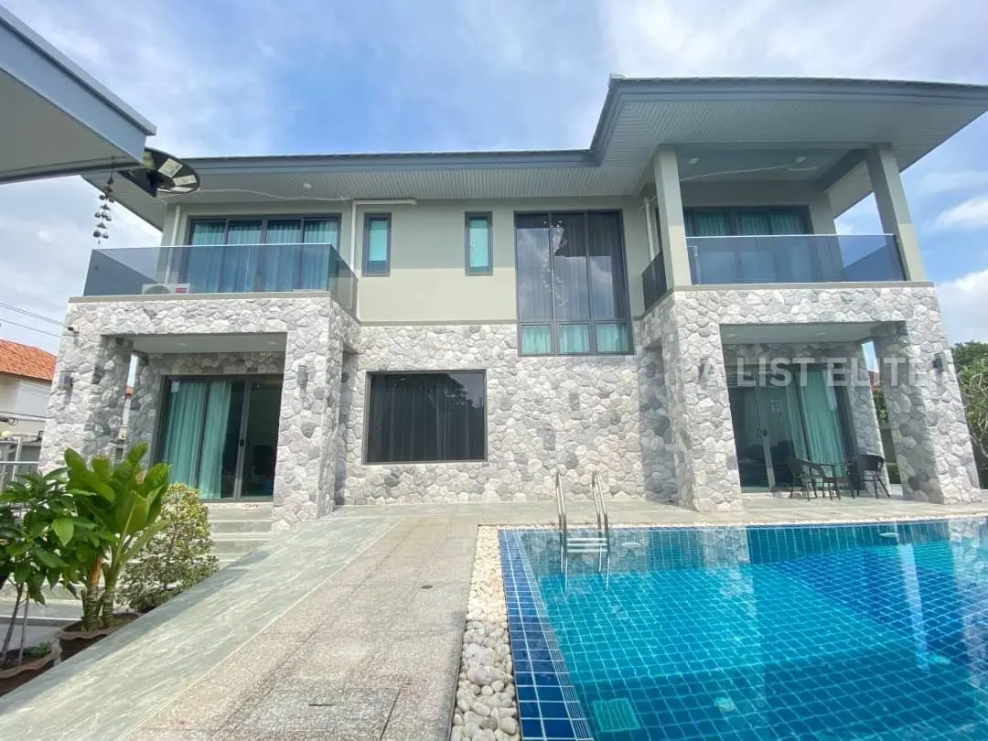 HOUSE NEAR CENTRAL PINKLAO