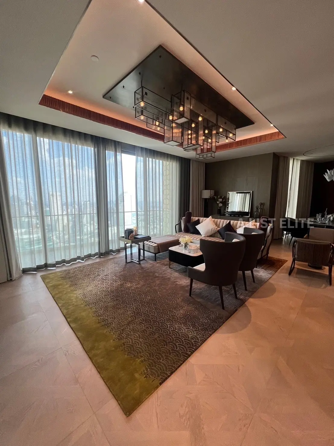 THE RESIDENCES AT MANDARIN ORIENTAL