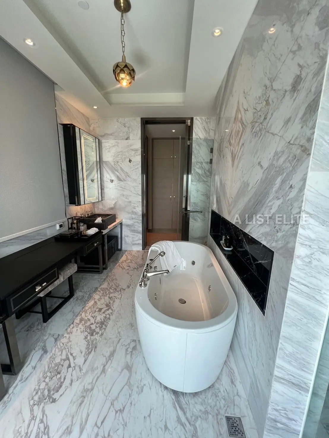 THE RESIDENCES AT MANDARIN ORIENTAL