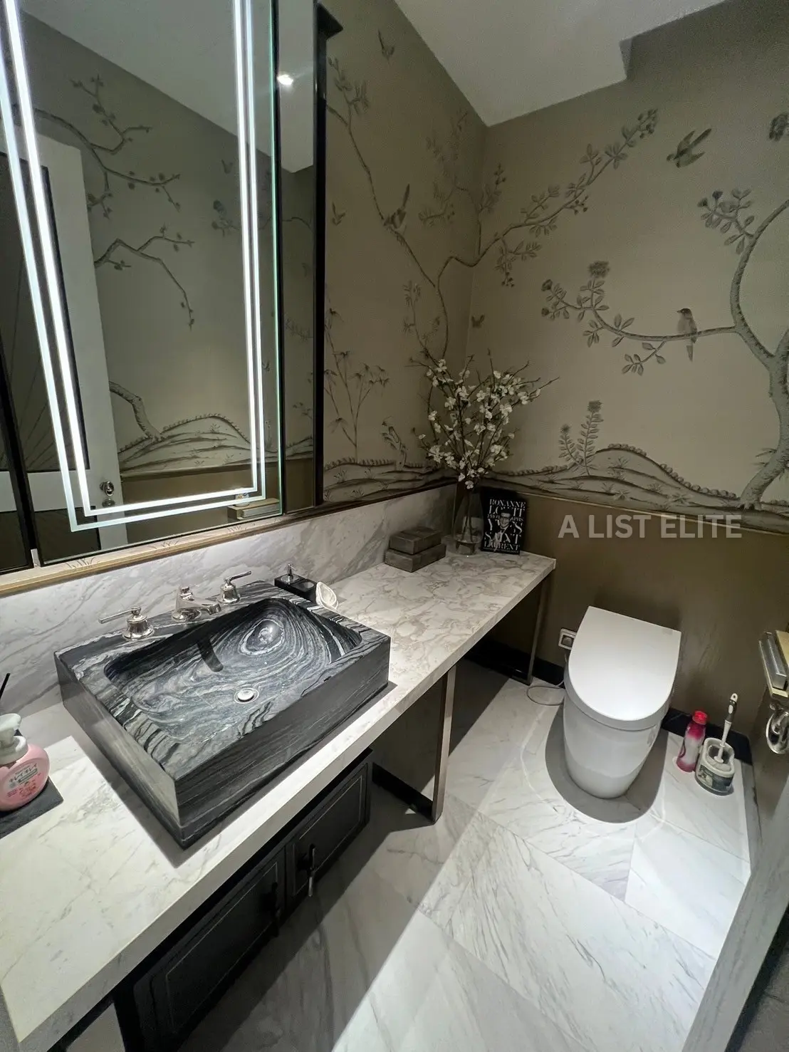 THE RESIDENCES AT MANDARIN ORIENTAL
