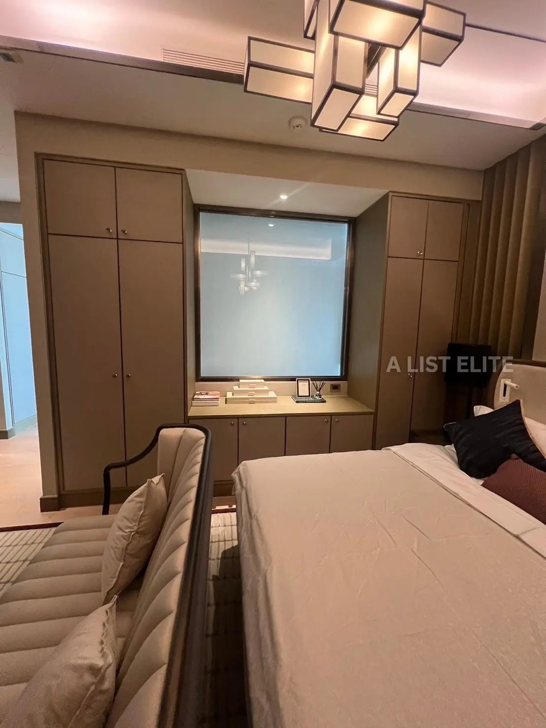 THE RESIDENCES AT MANDARIN ORIENTAL
