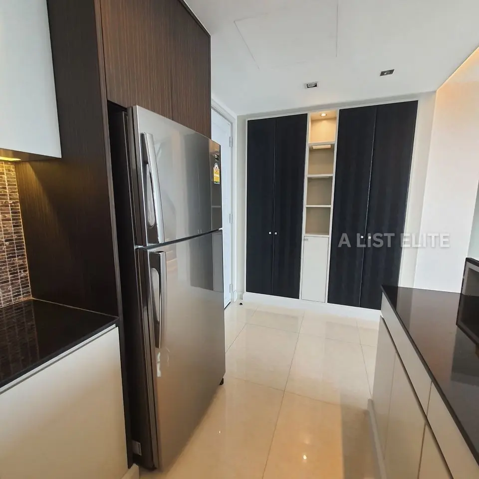 เดอะ โฟร์วิงส์ เรสซิเดนซ์ ศรีนครินทร์ 