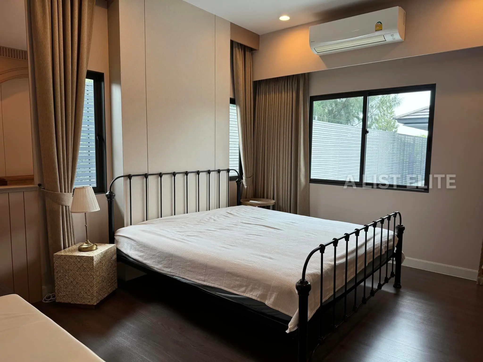 เศรษฐสิริ กรุงเทพกรีฑา 2 