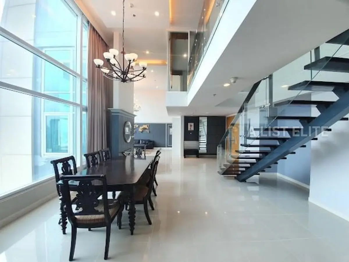 PENTHOUSE CIRCLE
