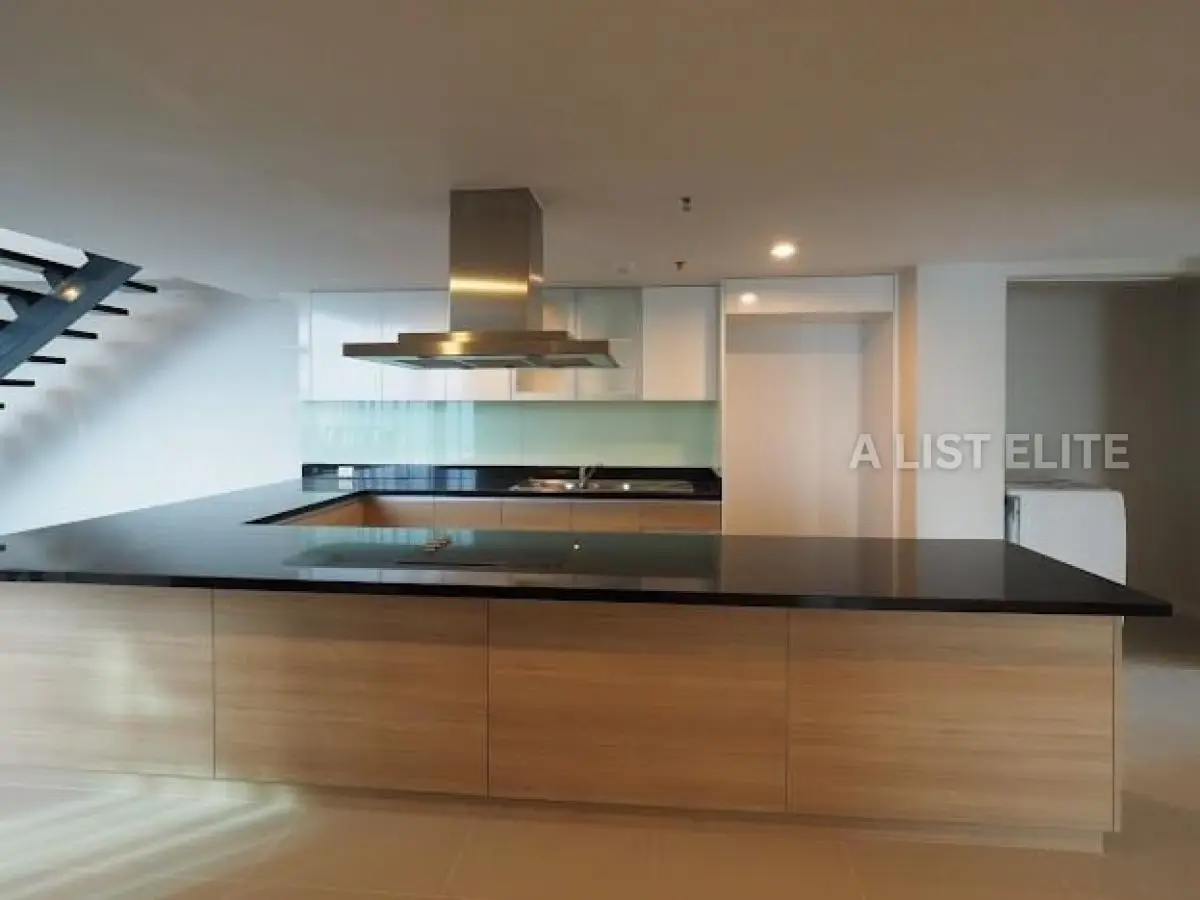 PENTHOUSE CIRCLE