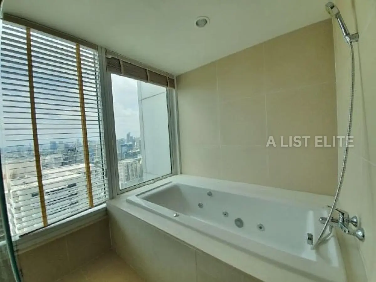 PENTHOUSE CIRCLE