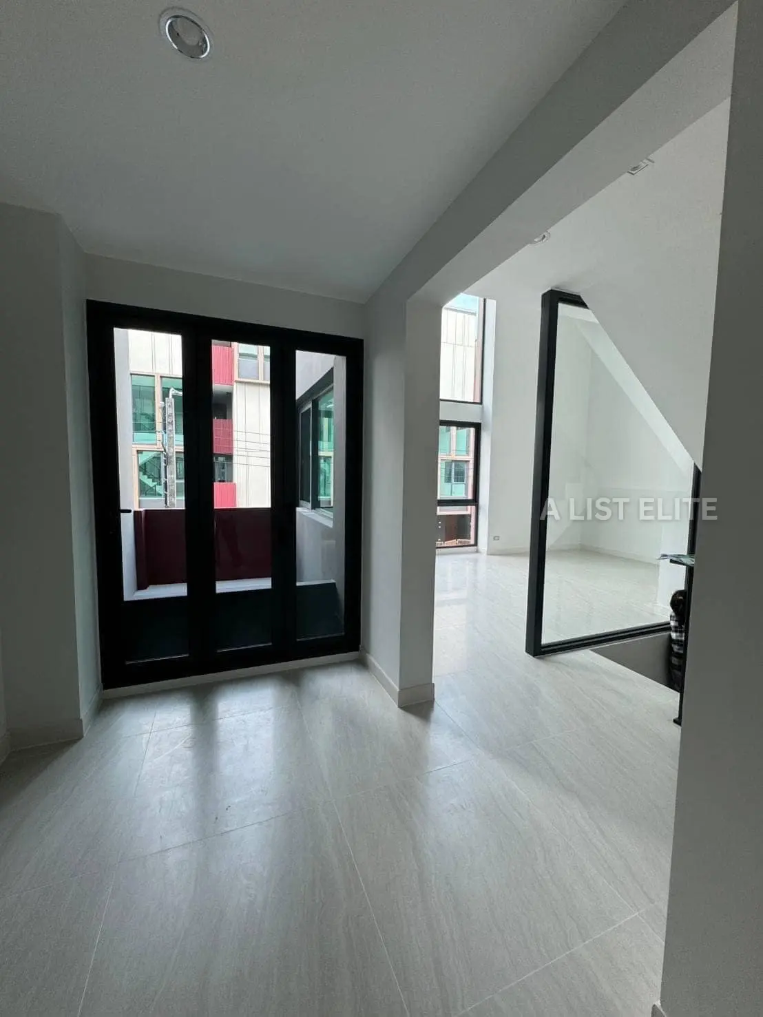 Baan Klang Muang CLASSE Sukhumvit 77
