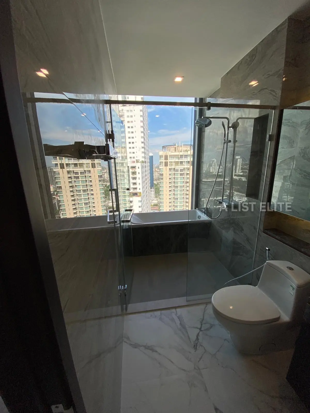 LAVIQ Sukhumvit 57