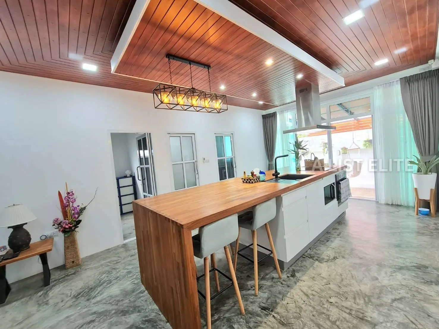 House near Bang Saray Beach