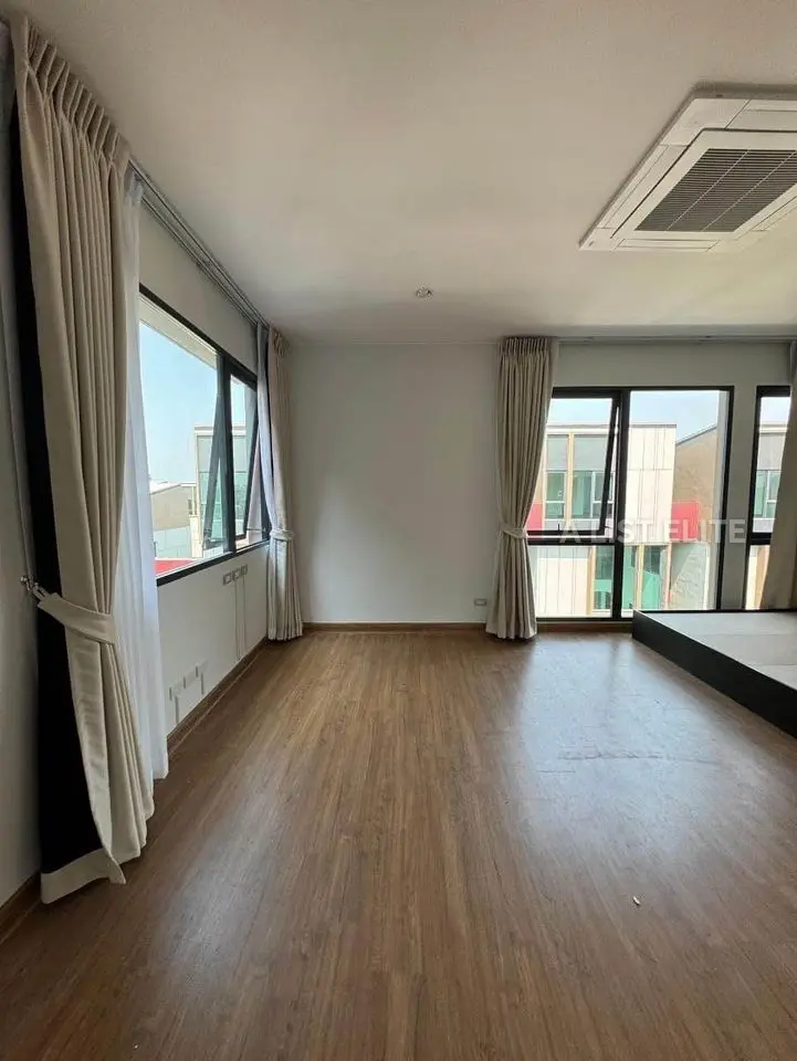 Baan Klang Muang CLASSE Sukhumvit 77