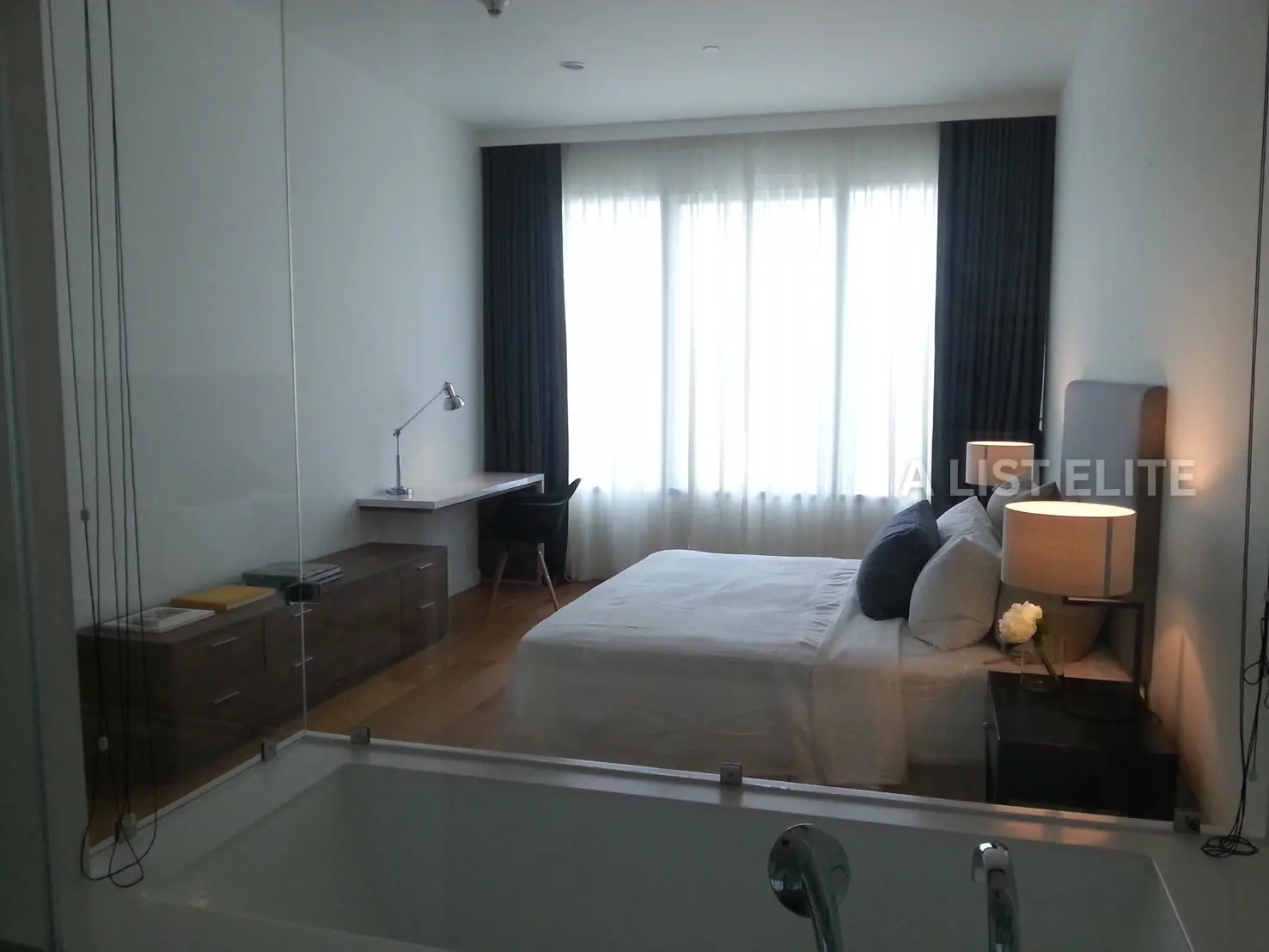 185 Rajadamri