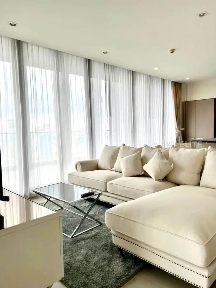 Noble Ploenchit 