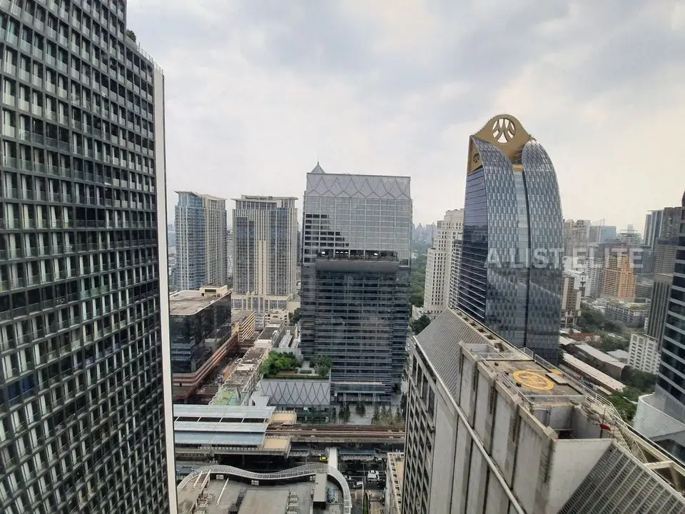 Noble Ploenchit