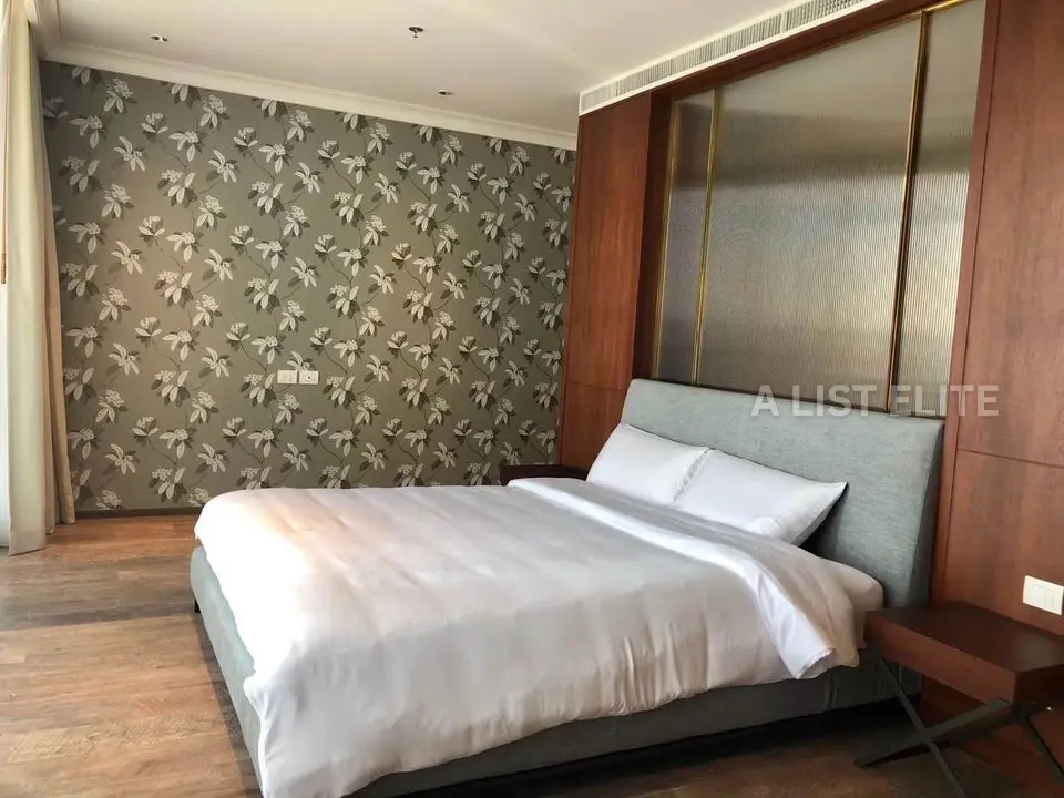Noble Ploenchit