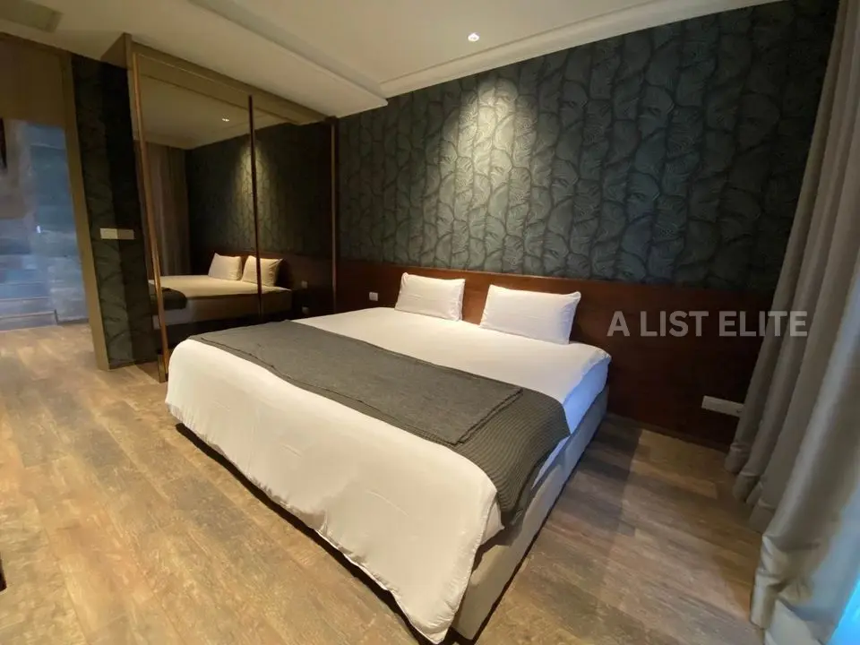 Noble Ploenchit
