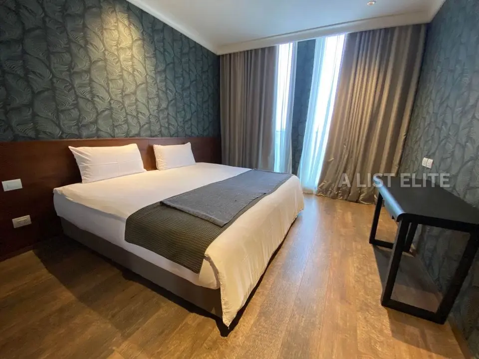 Noble Ploenchit