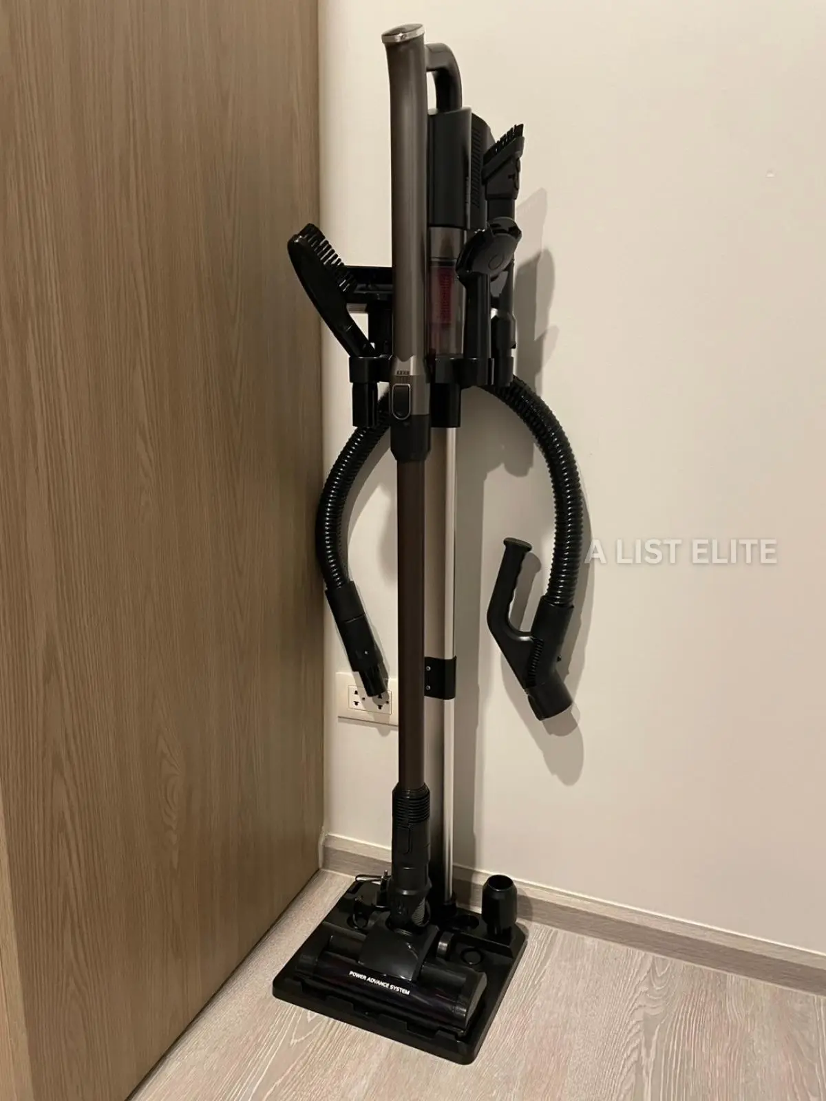 XT Ekkamai
