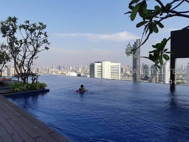 Urbano Absolute Sathon - Taksin