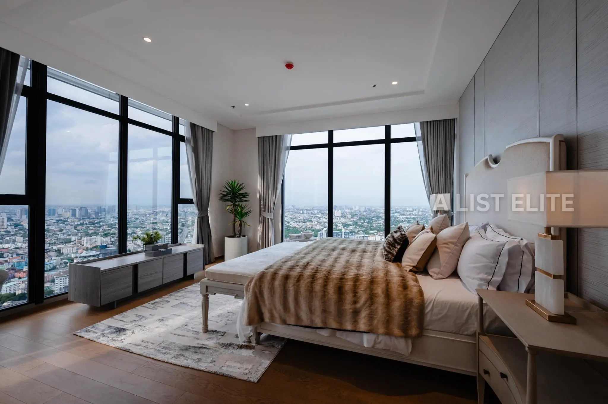 Siamese Exclusive Sukhumvit 42