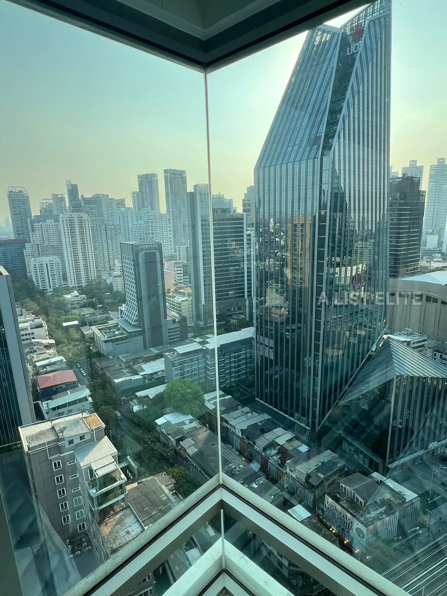 เดอะ เมดิสัน 