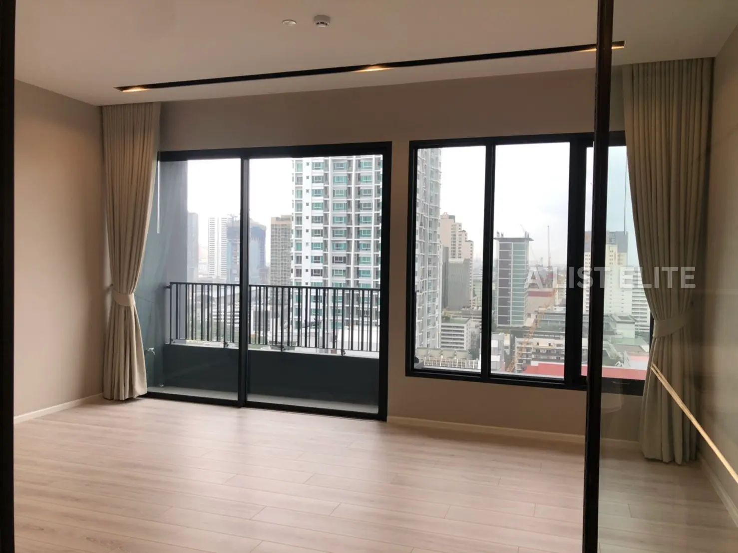 The Room Phayathai
