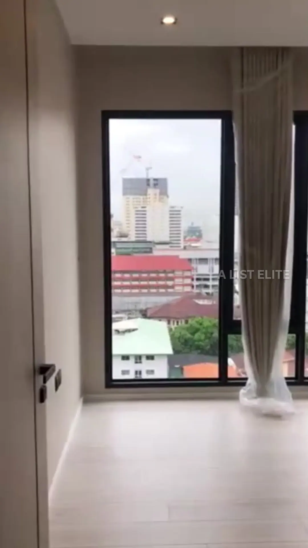  The Room Phayathai