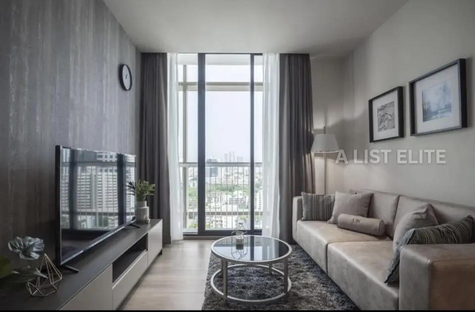 Park Origin Phrom Phong