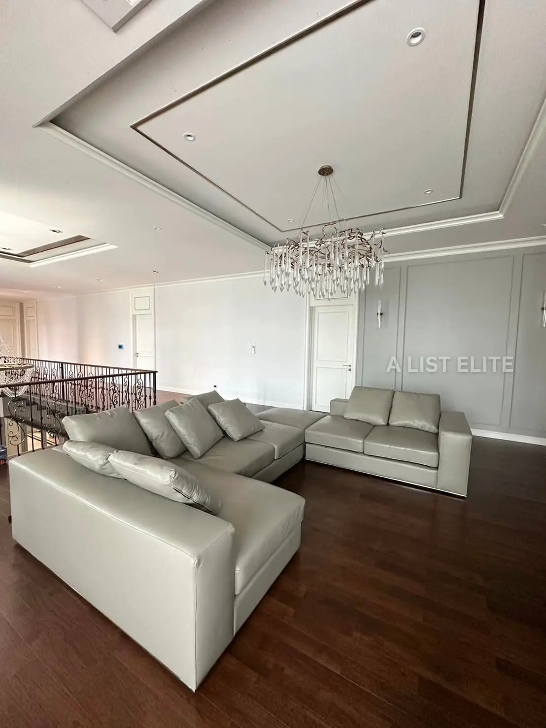 The Palazzo Pinklao