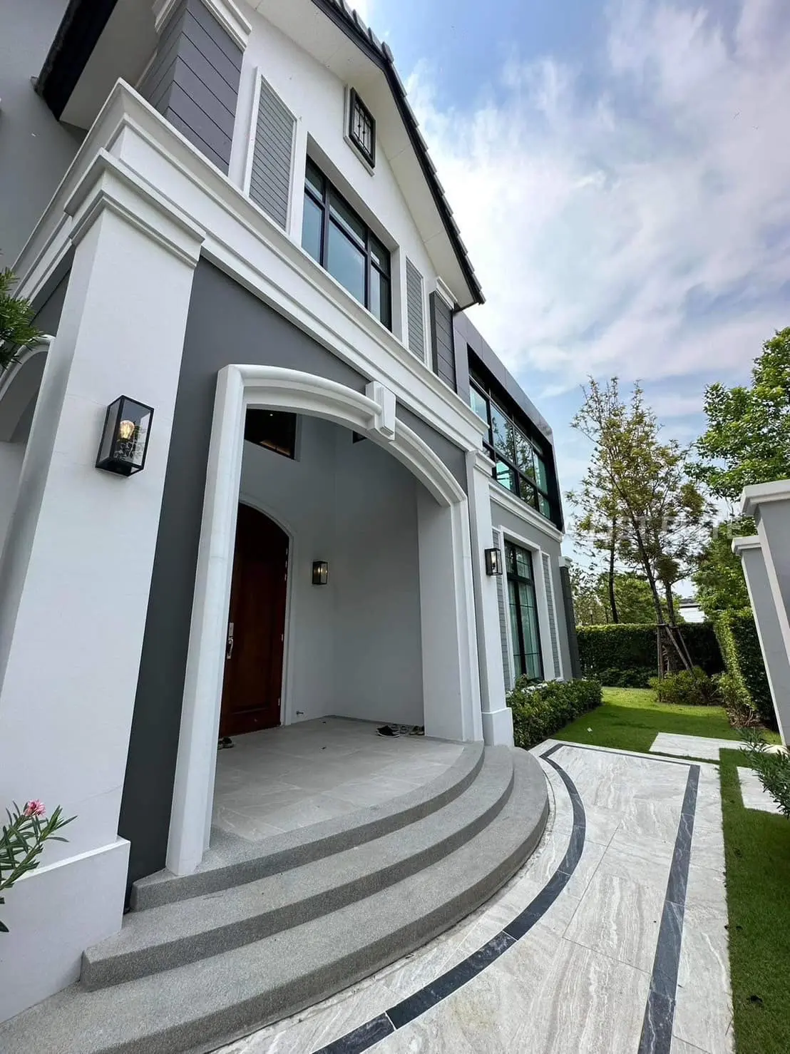 The Palazzo Pinklao