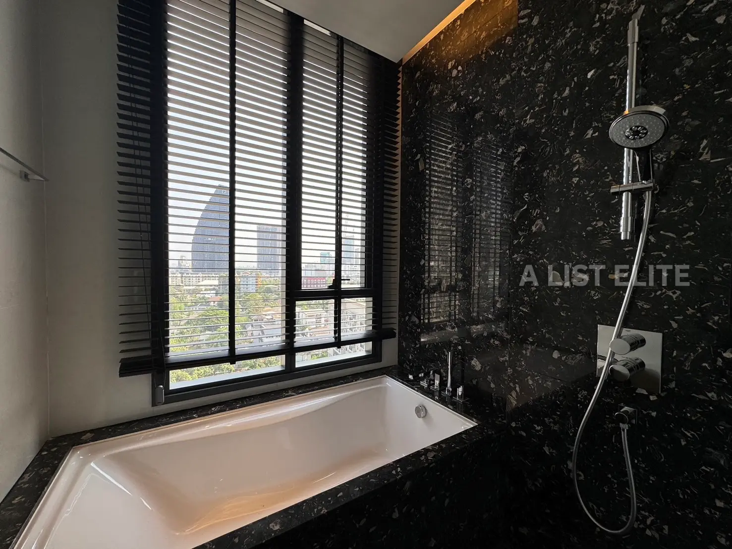 BEATNIQ Sukhumvit 32