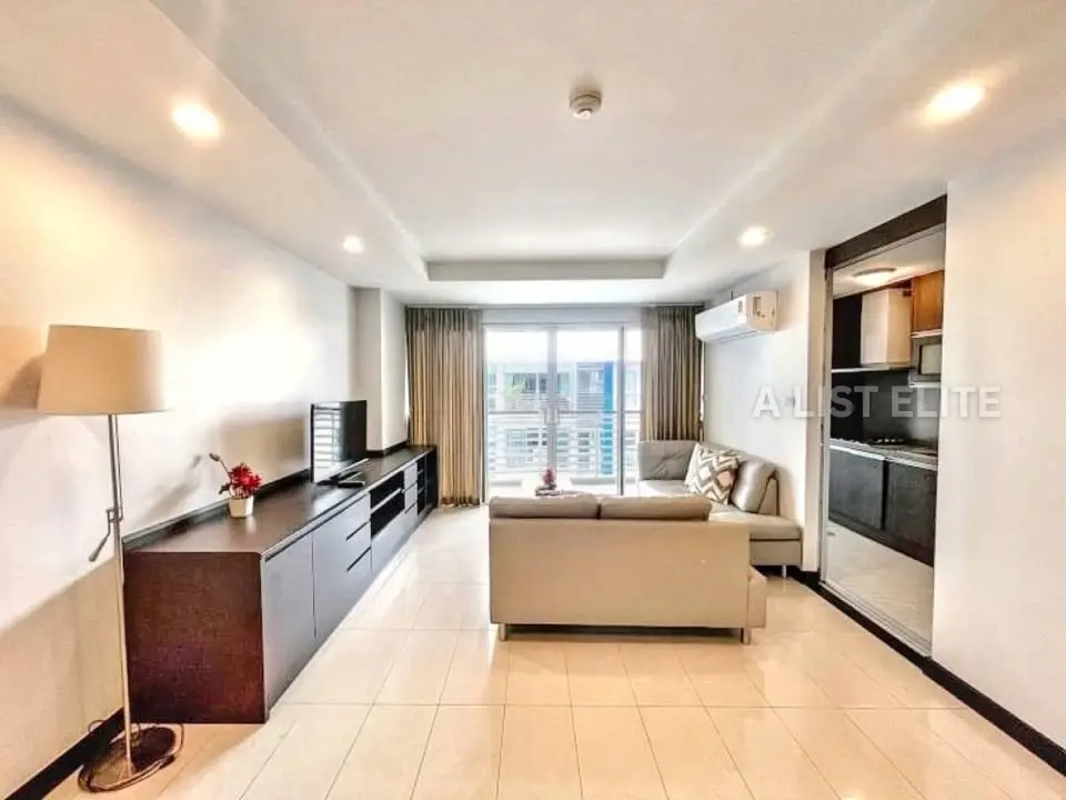 Condominium Avenue 61