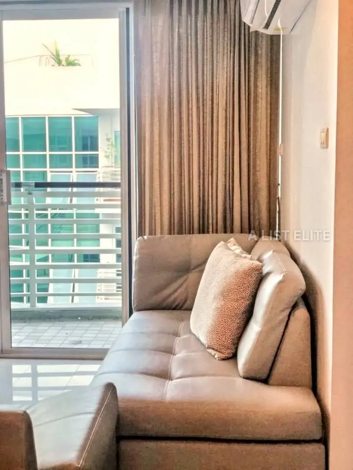 Condominium Avenue 61