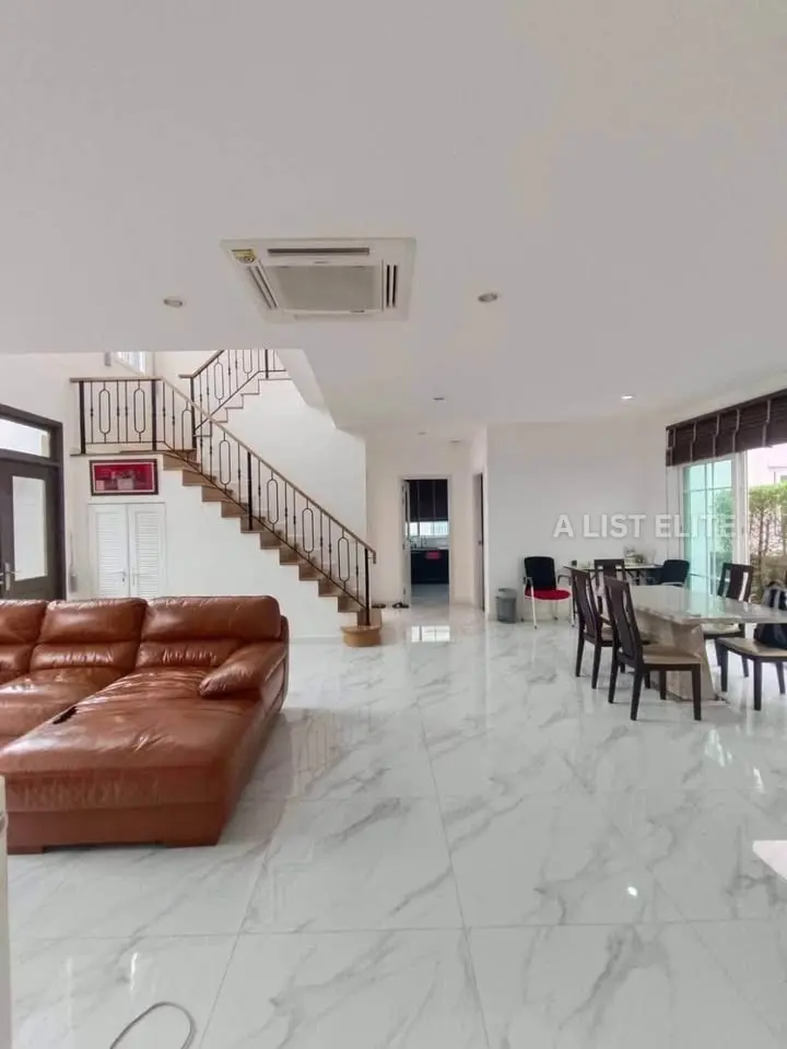 Condominium Avenue 61