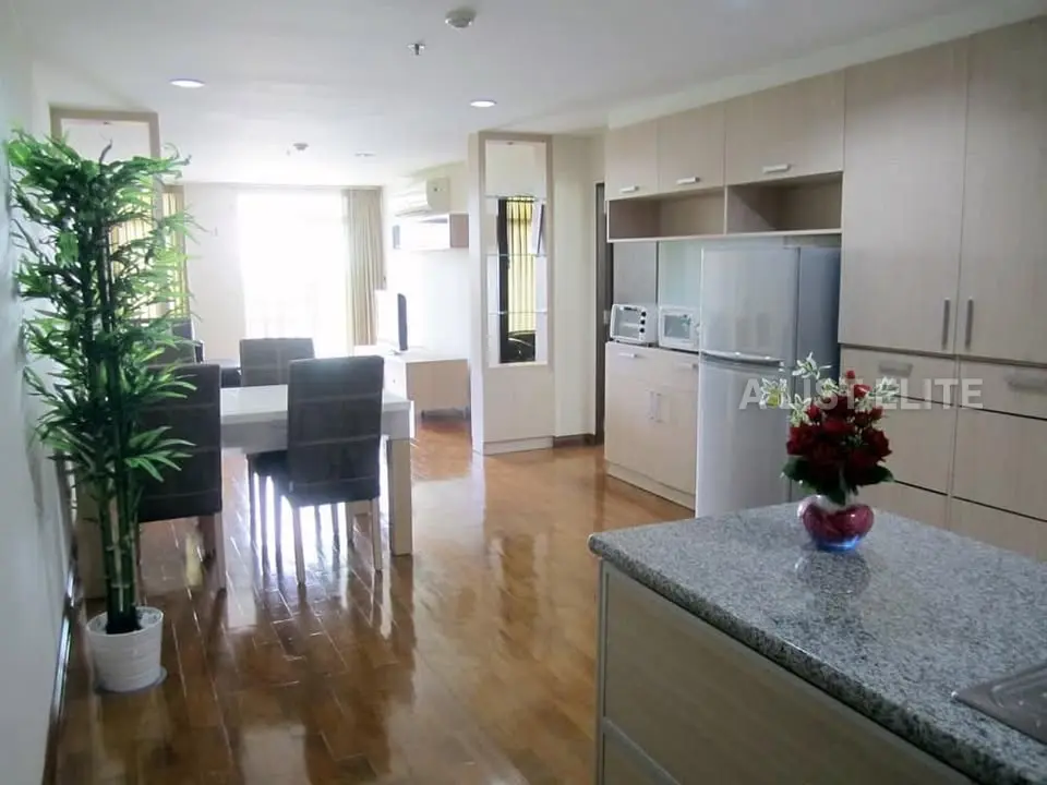 Pabhada Silom