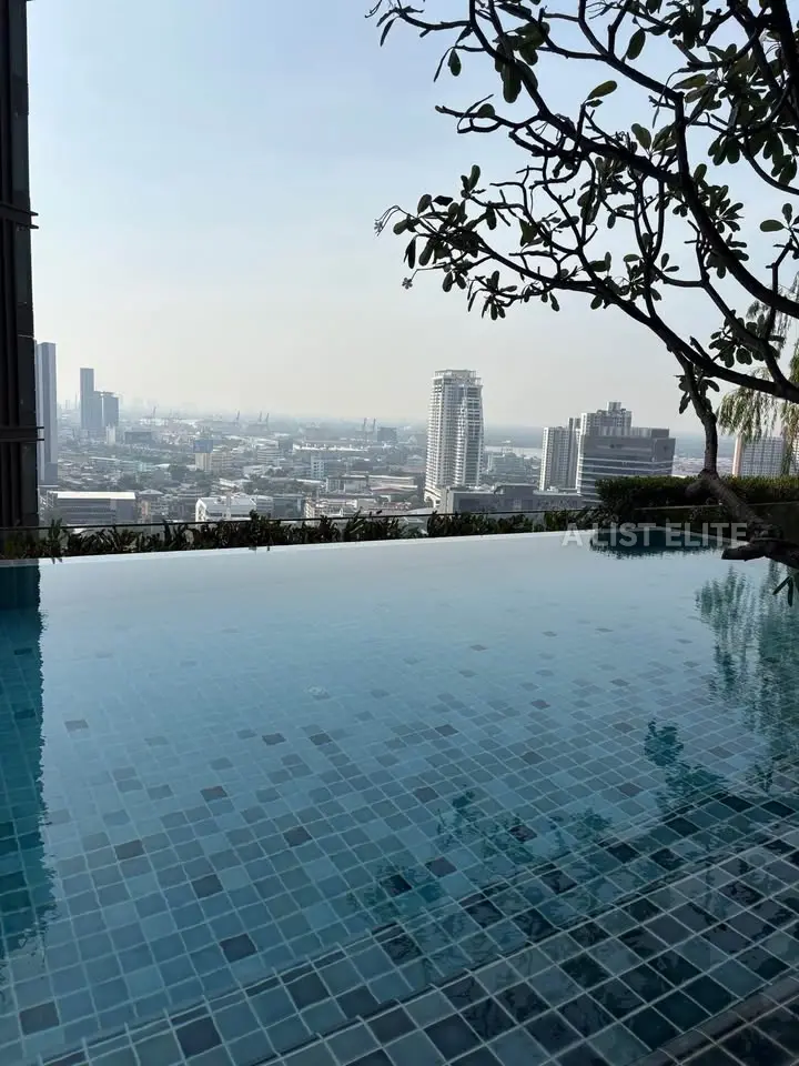 เดอะ ลอฟท์ เอกมัย
