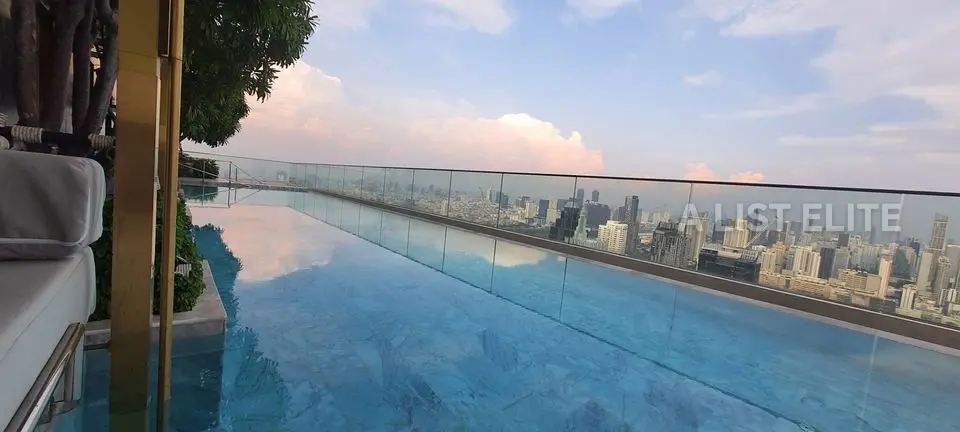 ทเวนตี้เอท ชิดลม 