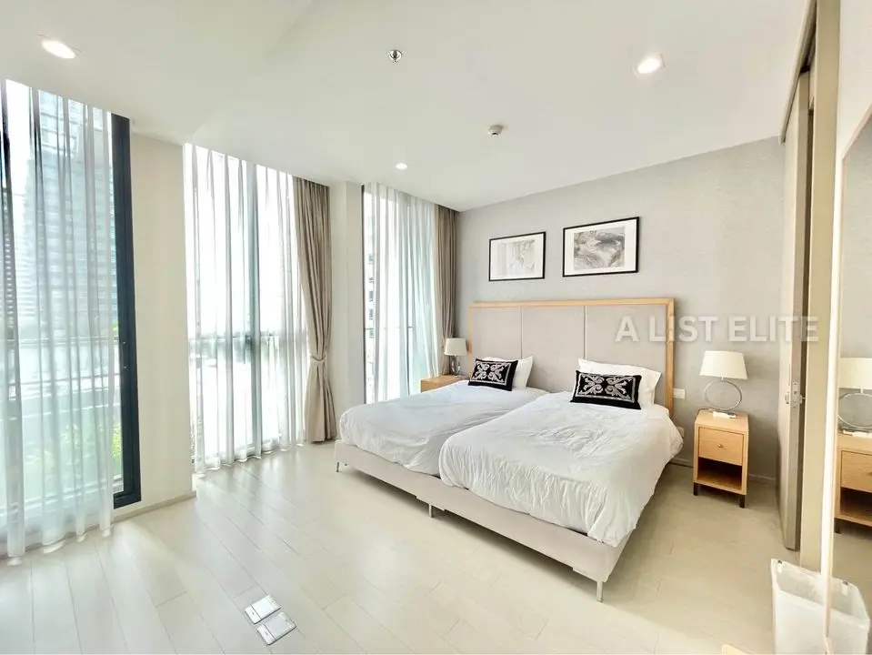 NOBLE PLOENCHIT