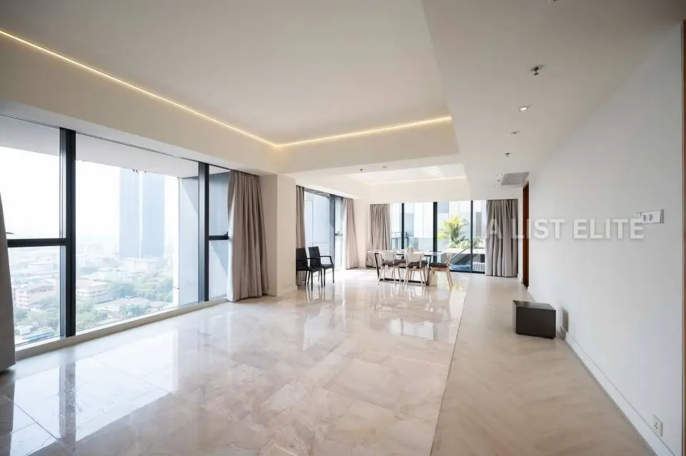 THE MET CONDOMINIUM