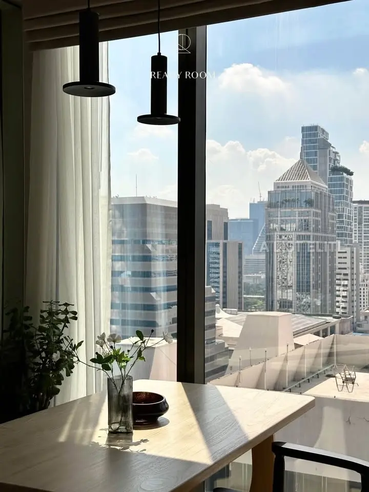 28 ชิดลม