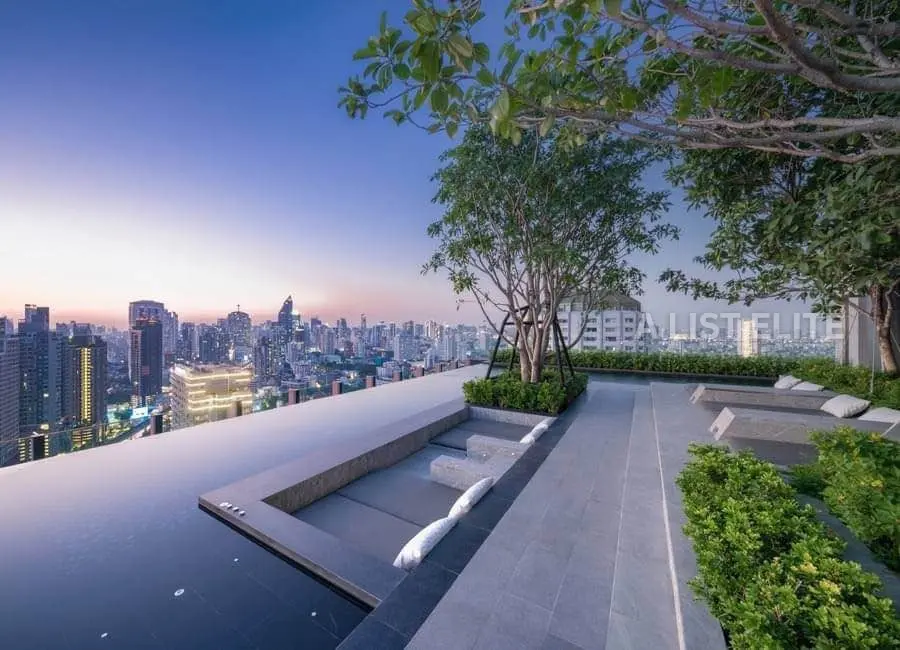 LAVIQ SUKHUMVIT 57