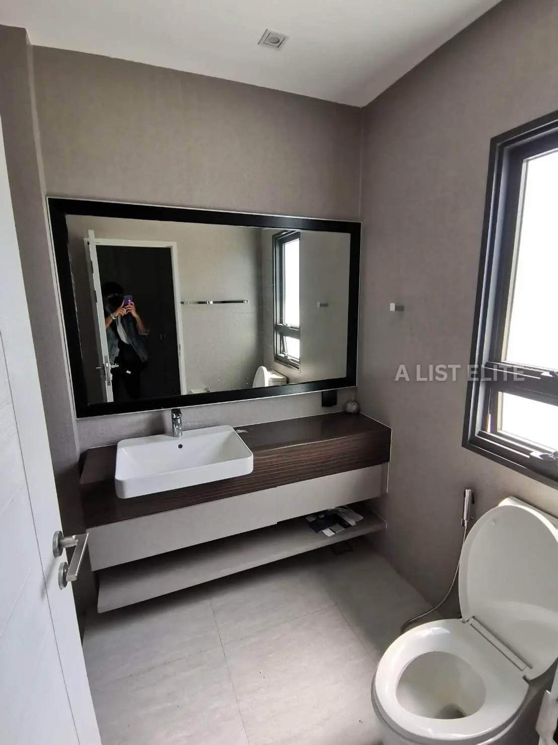 THE GENTRY SUKHUMVIT TYPE MANHATTAN