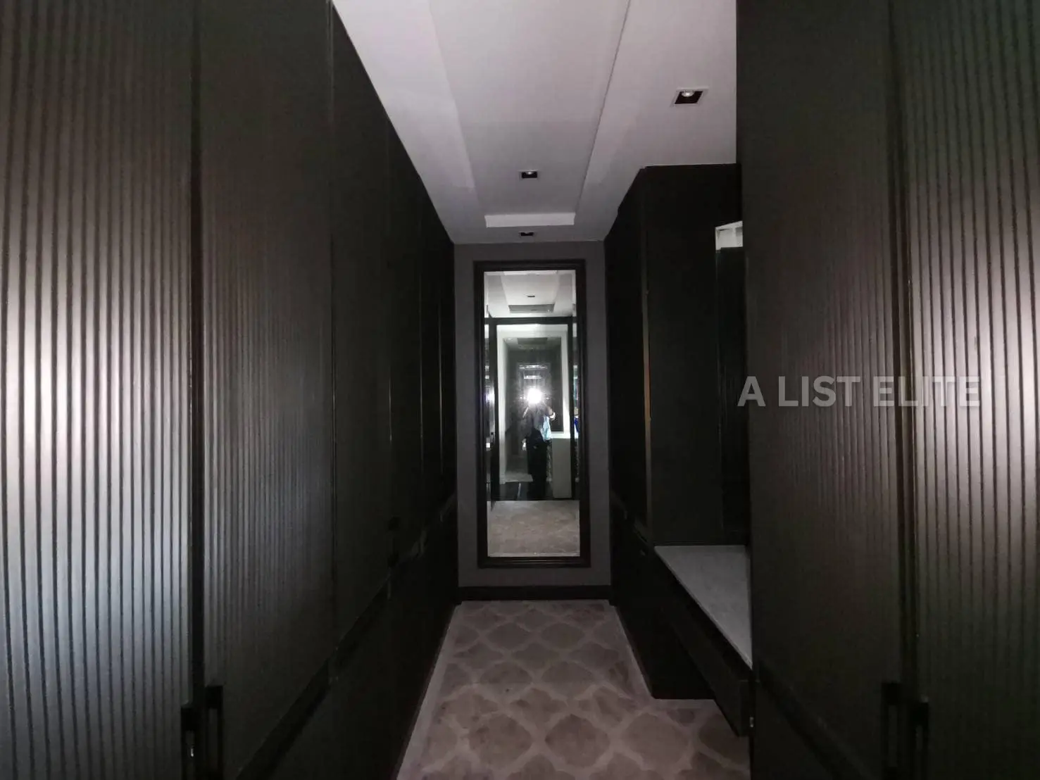 THE GENTRY SUKHUMVIT TYPE MANHATTAN