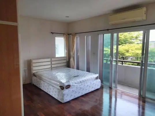 GRAND BANGKOK BOULEVARD 