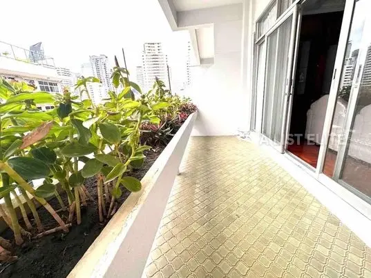 HOMHUAL MANSION