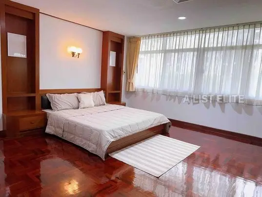 HOMHUAL MANSION