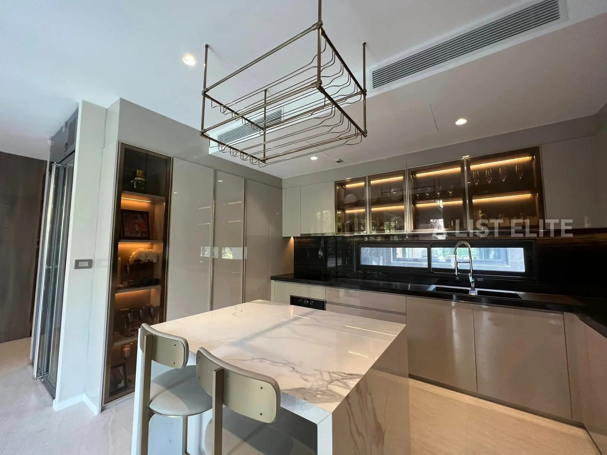 PARK ORIGIN THONGLOR